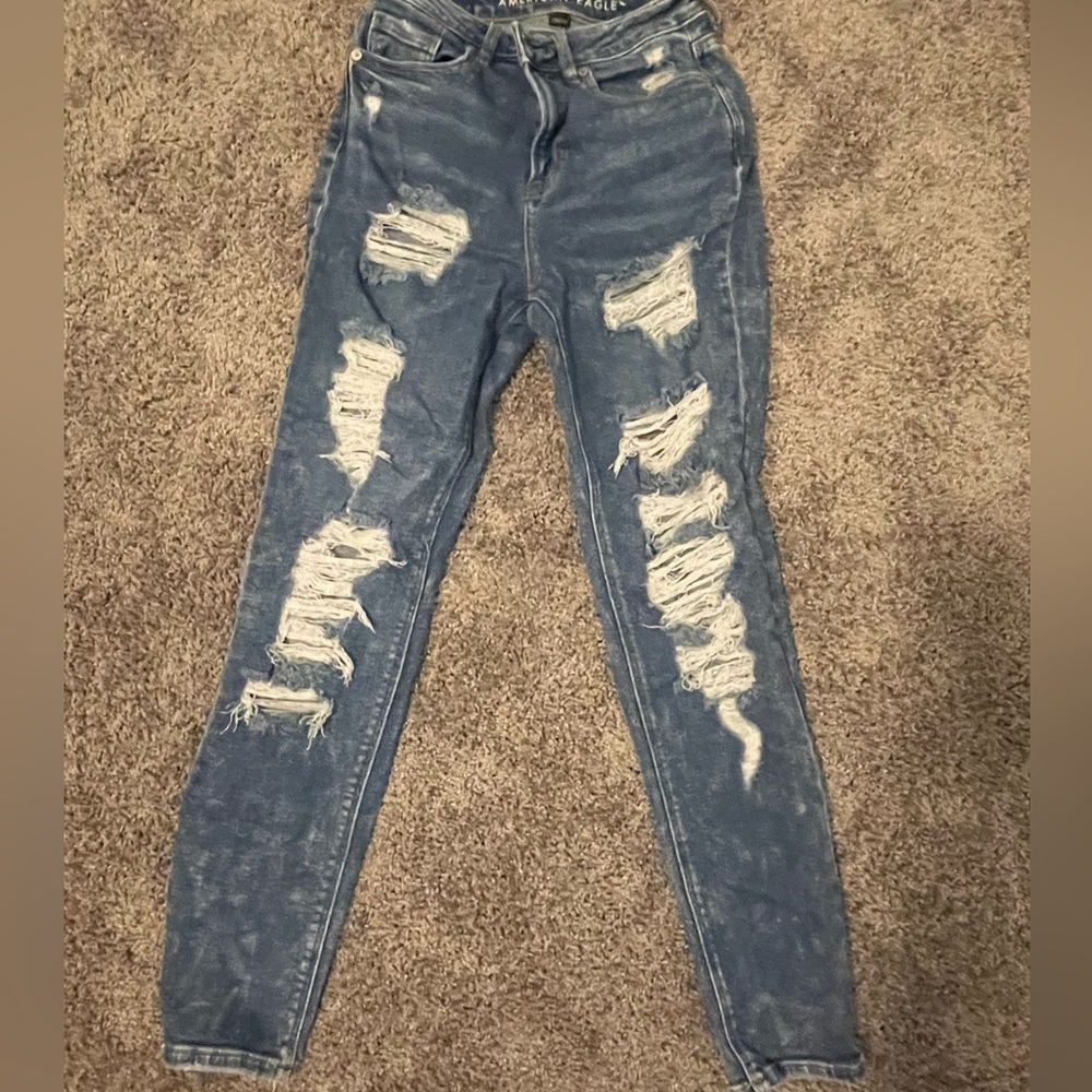 American eagle mom jeans. worn a handful of times. size 0 no stains or snags